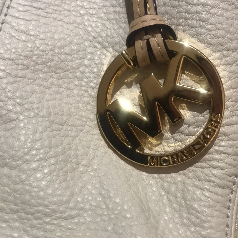 MICHAEL Michael Kors Large Vanilla Jet Set Tote - Picture 2 of 11